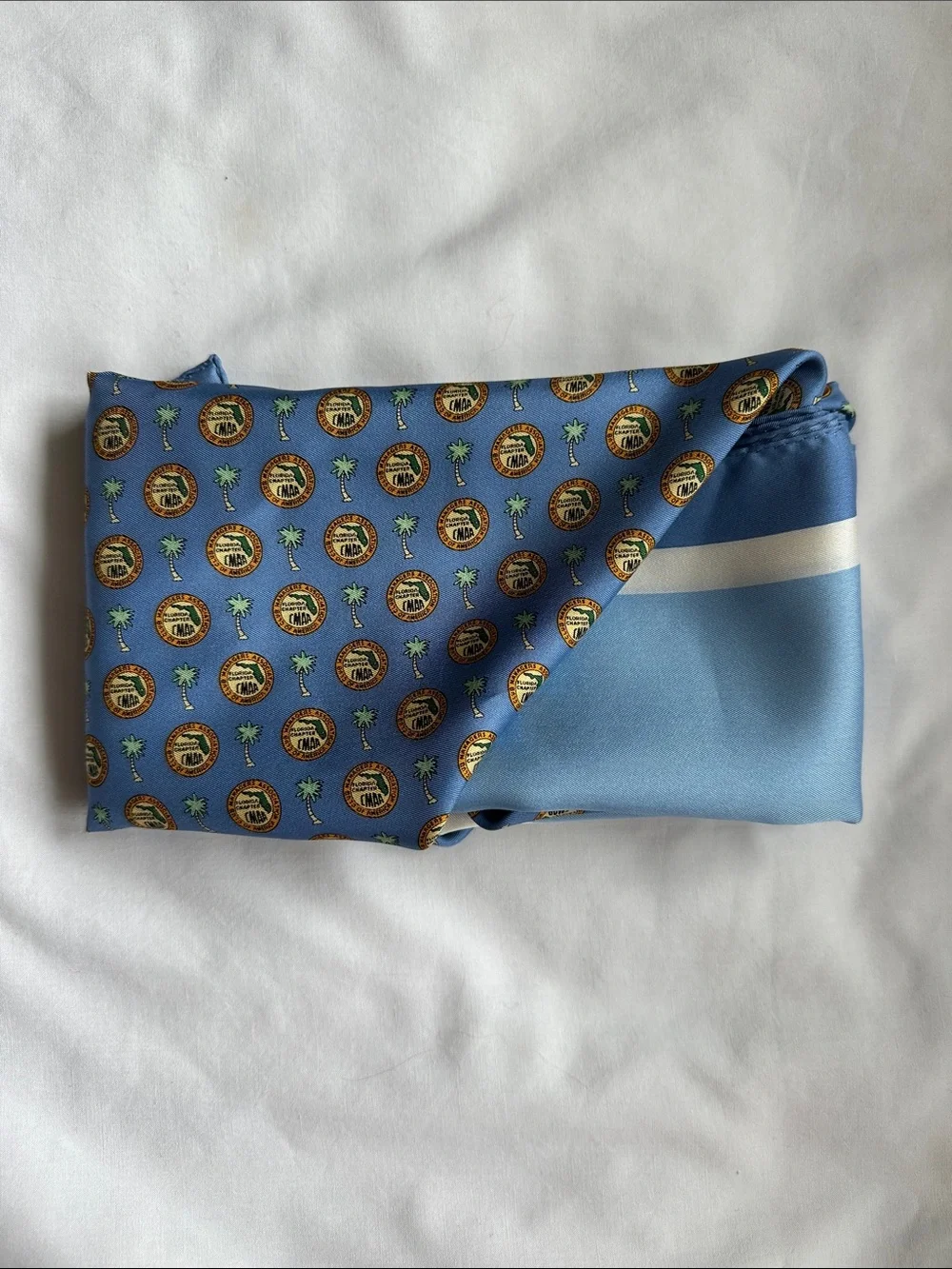 Vineyard Vines Light Blue Medallion Palm Tree Florida Silk Scarf 34” Square